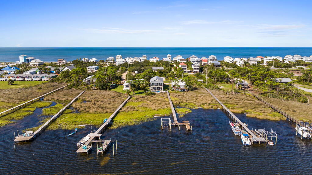 180 Pilot Dr, Port St. Joe 32456