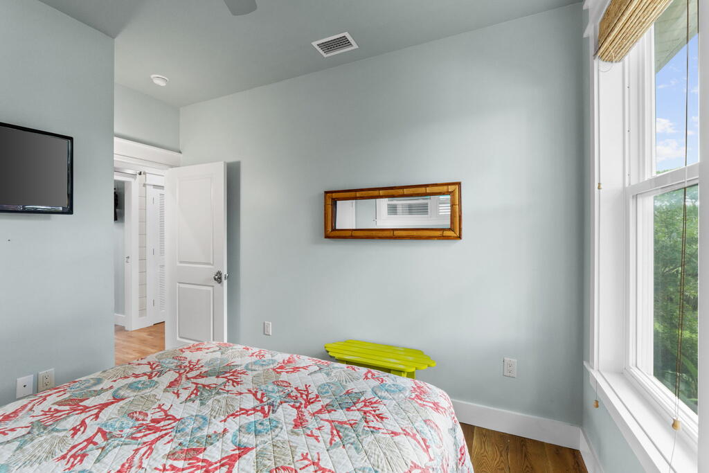 180 Pilot Dr, Port St. Joe 32456