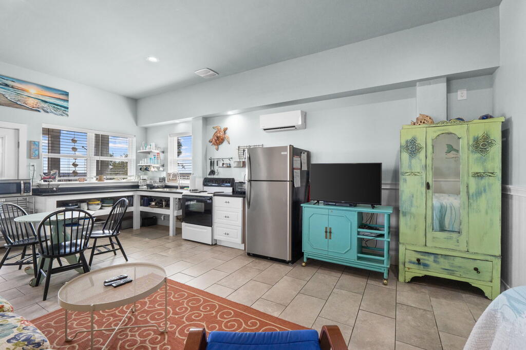 180 Pilot Dr, Port St. Joe 32456