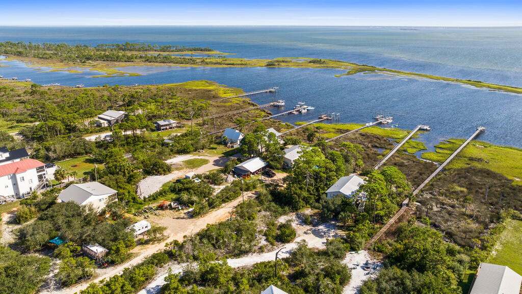 180 Pilot Dr, Port St. Joe 32456