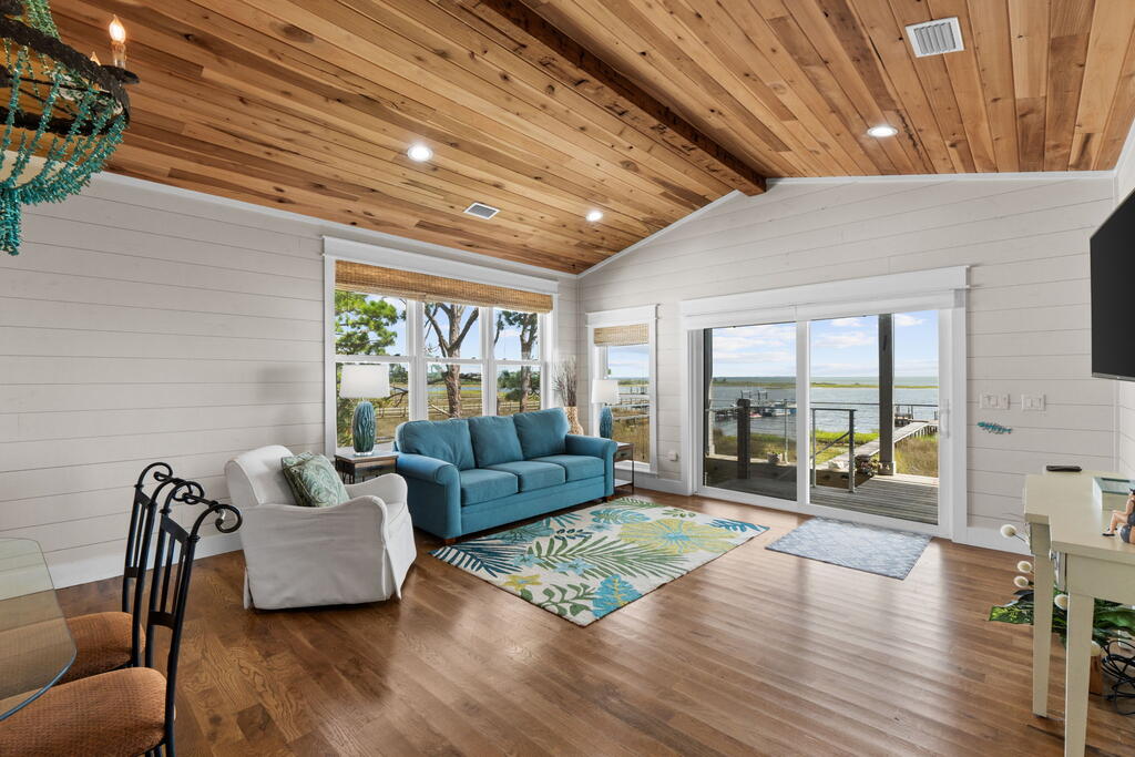 180 Pilot Dr, Port St. Joe 32456