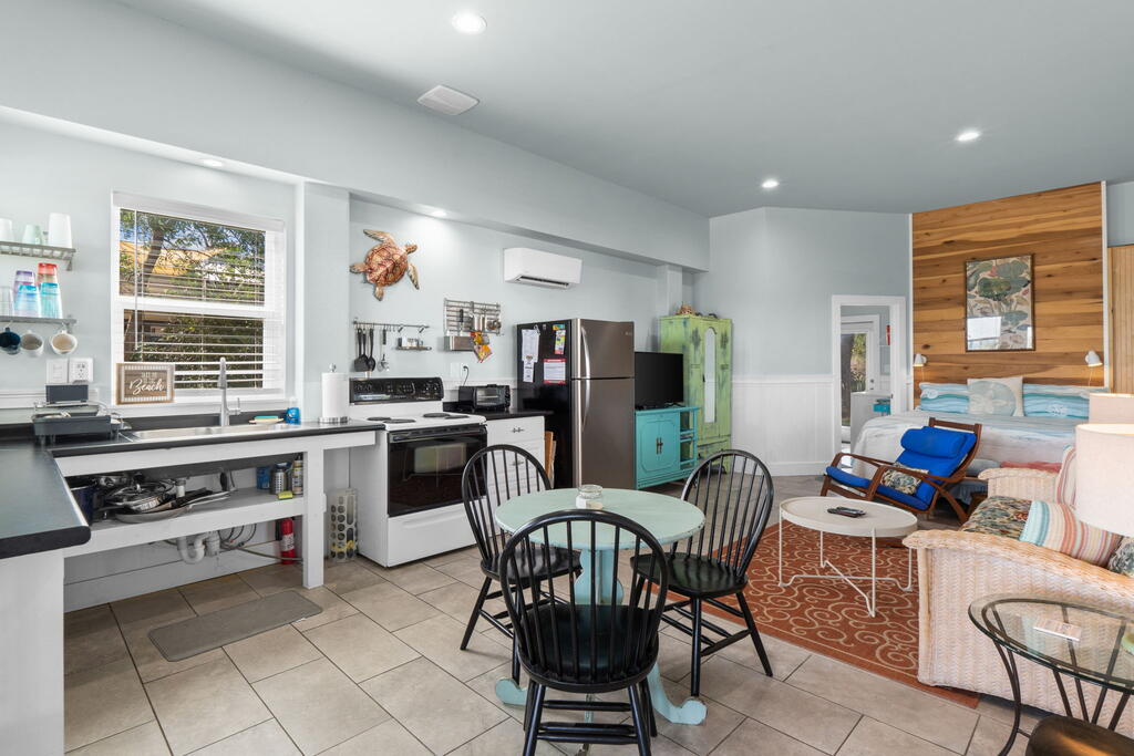 180 Pilot Dr, Port St. Joe 32456