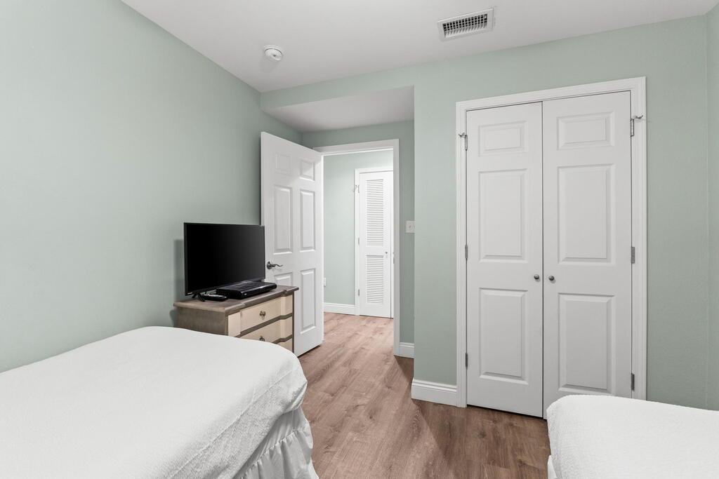 1302 Hwy 98 # 1k, 32456 Unit: 1k