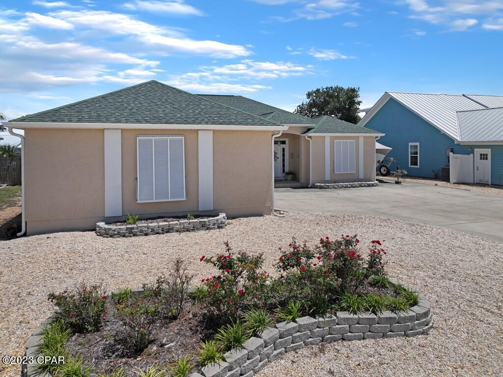 713 Gulf Aire Drive
