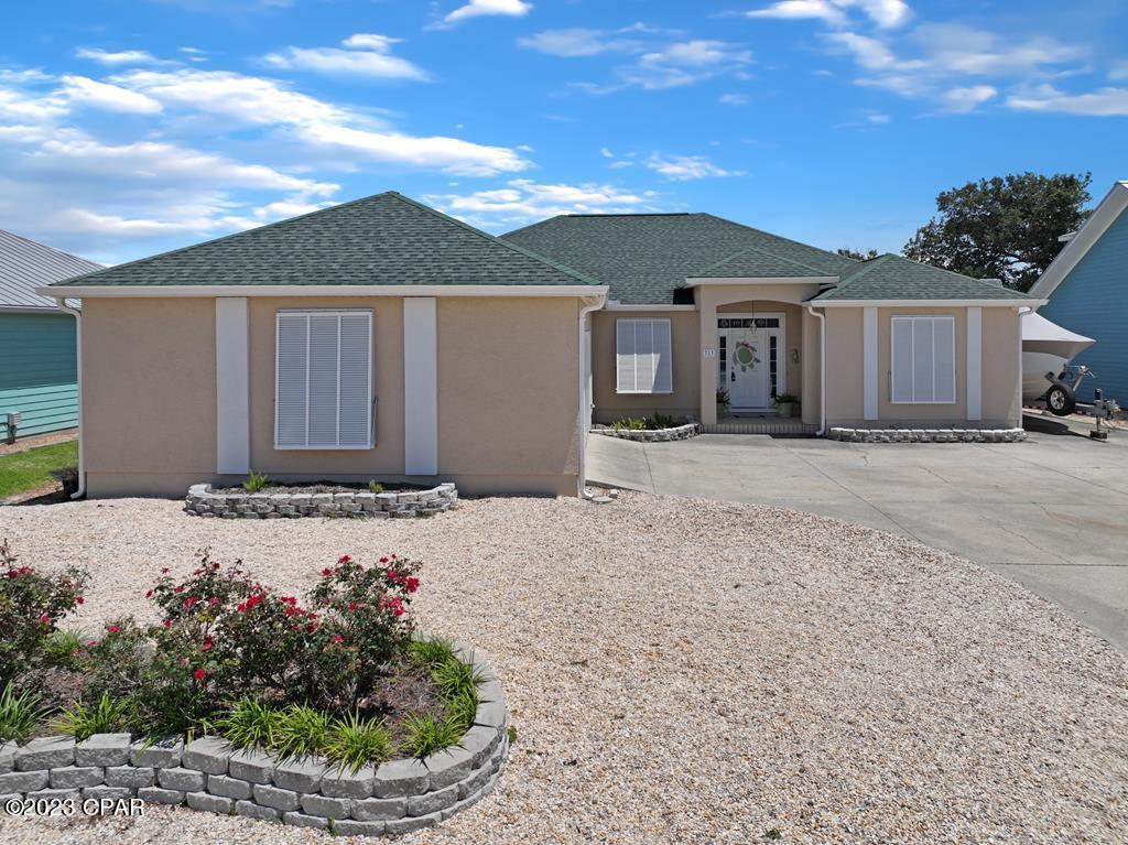 713 Gulf Aire Drive