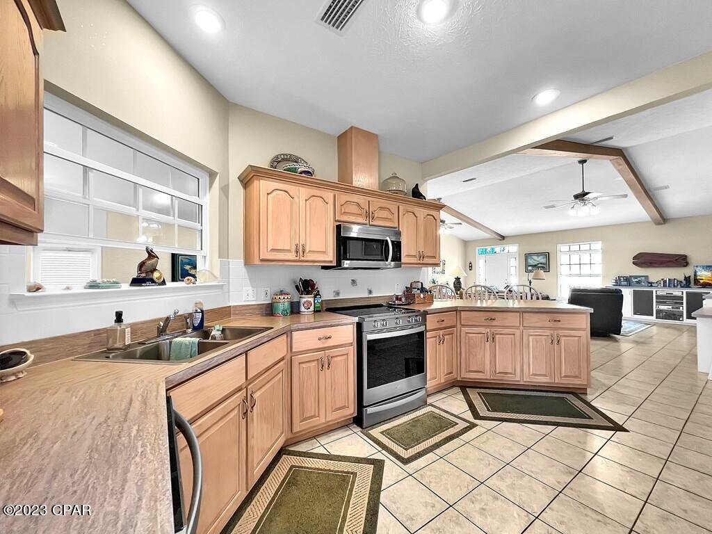713 Gulf Aire Drive