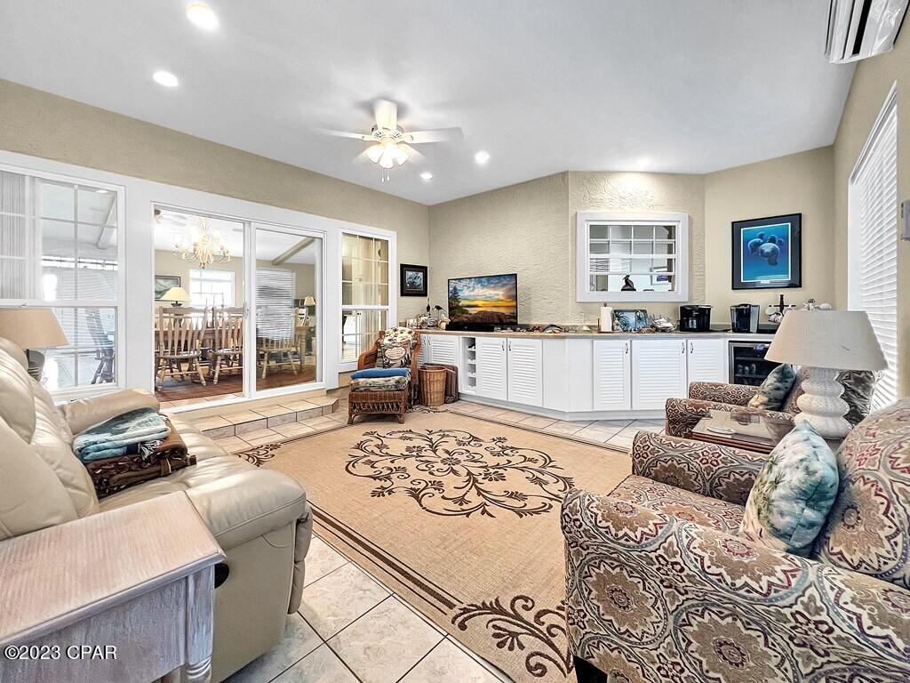 713 Gulf Aire Drive