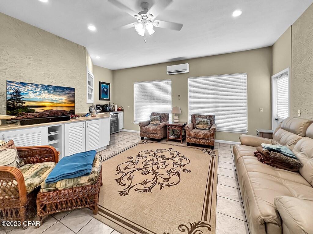713 Gulf Aire Drive