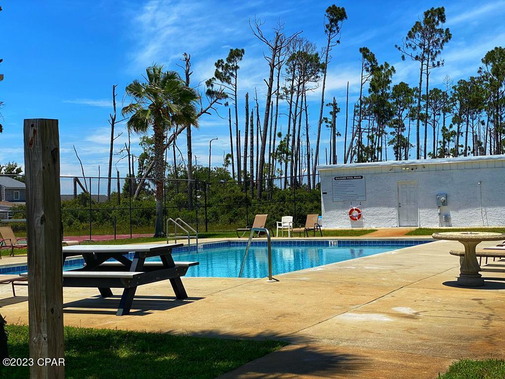713 Gulf Aire Drive