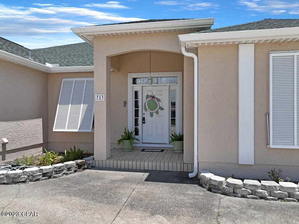 713 Gulf Aire Drive