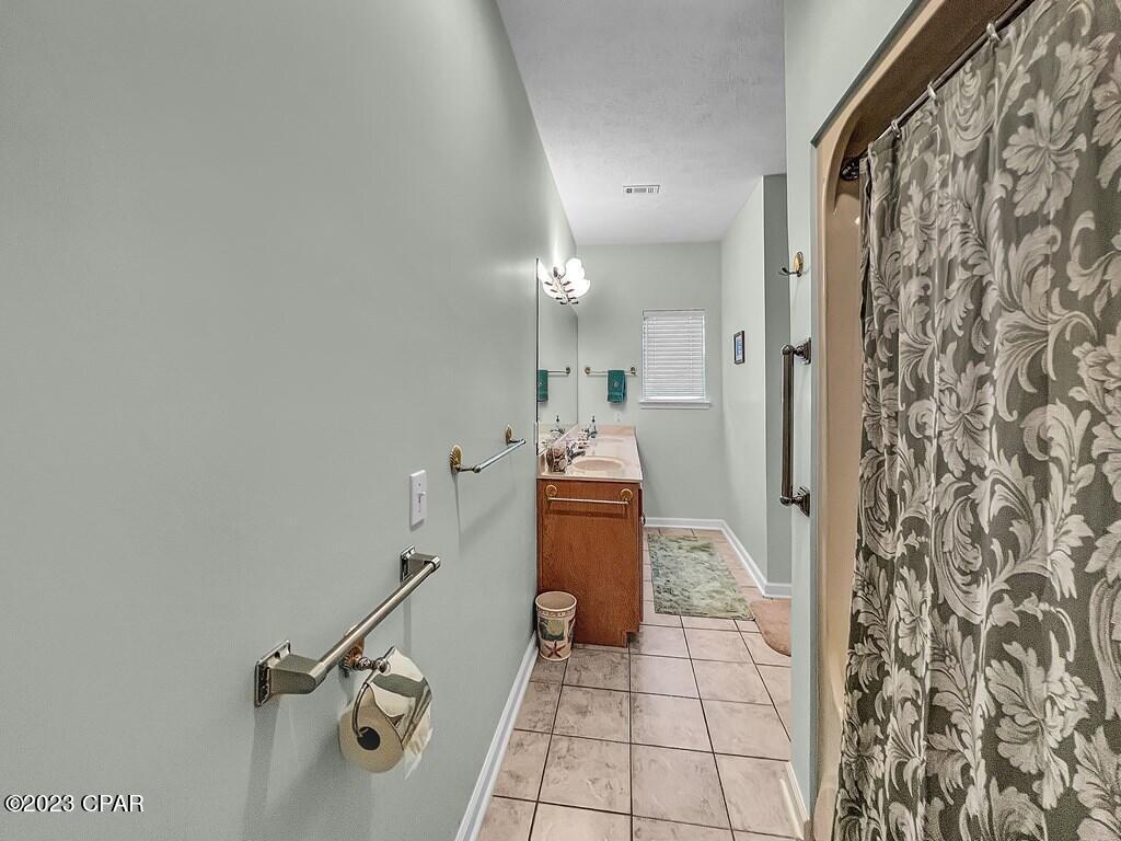 713 Gulf Aire Drive