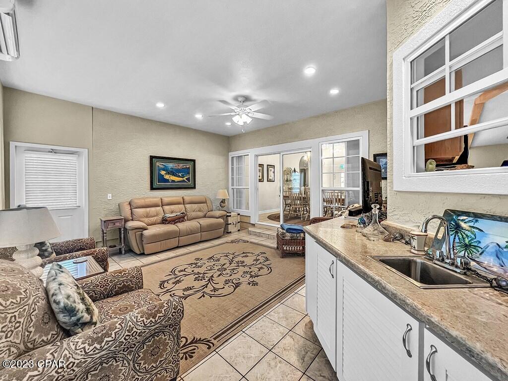 713 Gulf Aire Drive