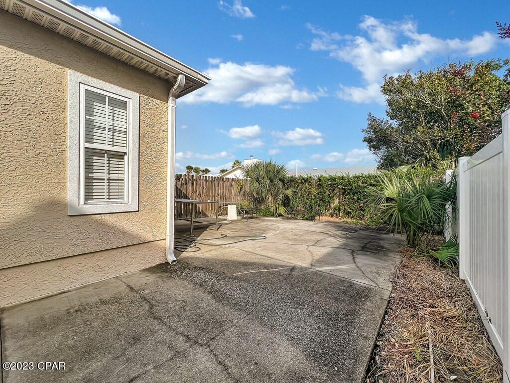 713 Gulf Aire Drive