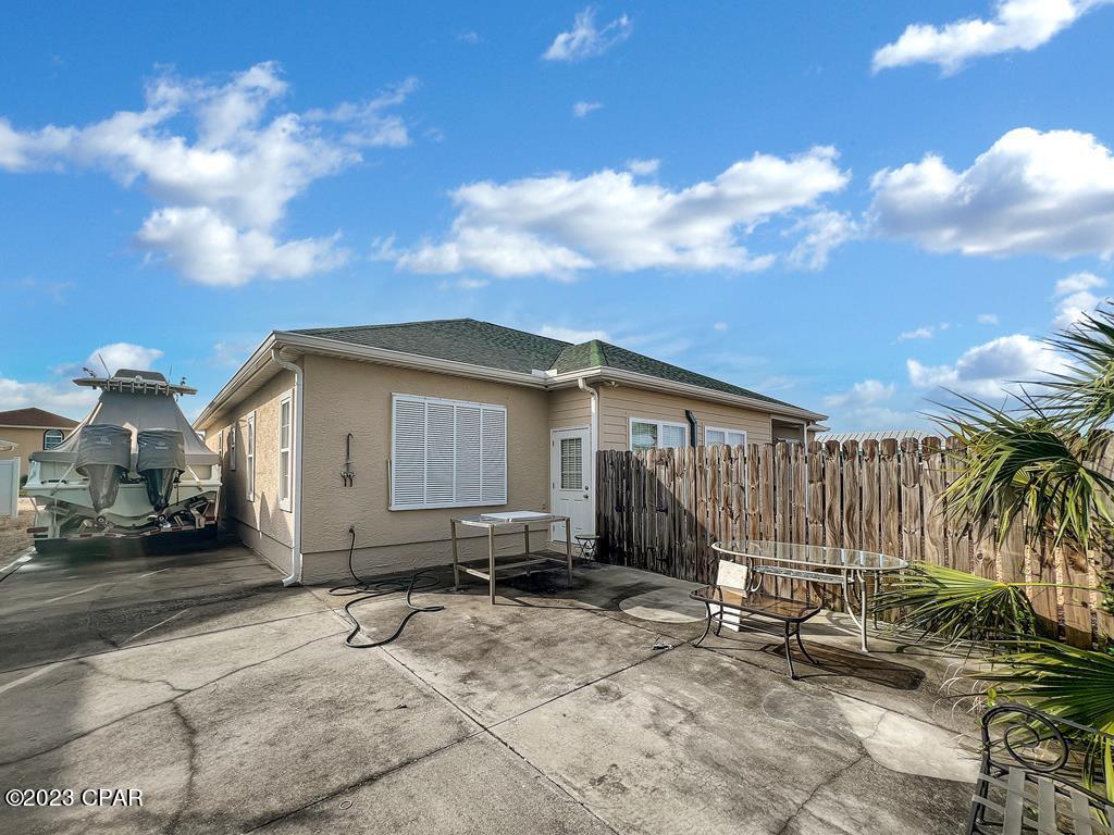 713 Gulf Aire Drive