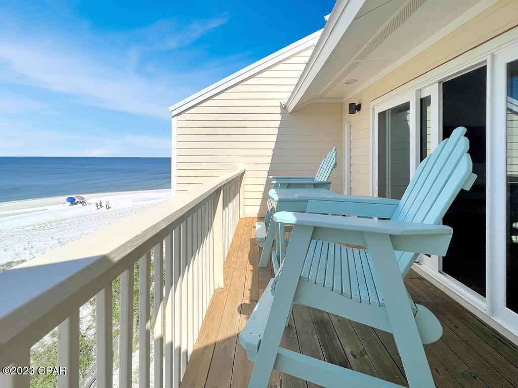656 Seacliffs Drive