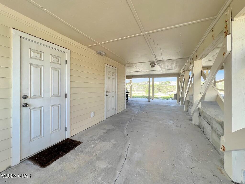 656 Seacliffs Drive