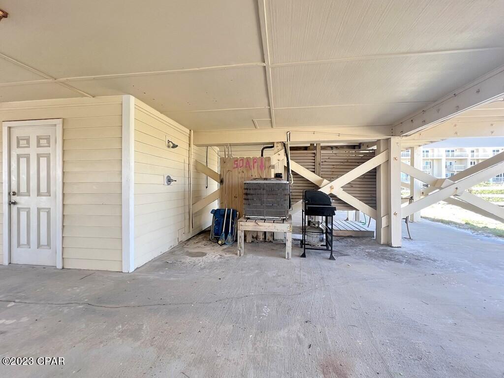656 Seacliffs Drive