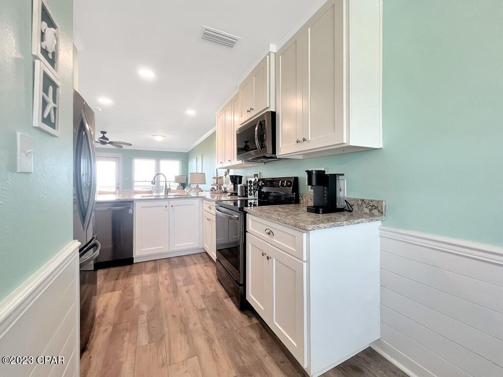 656 Seacliffs Drive
