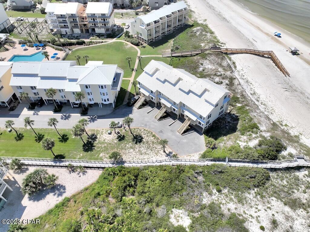 656 Seacliffs Drive