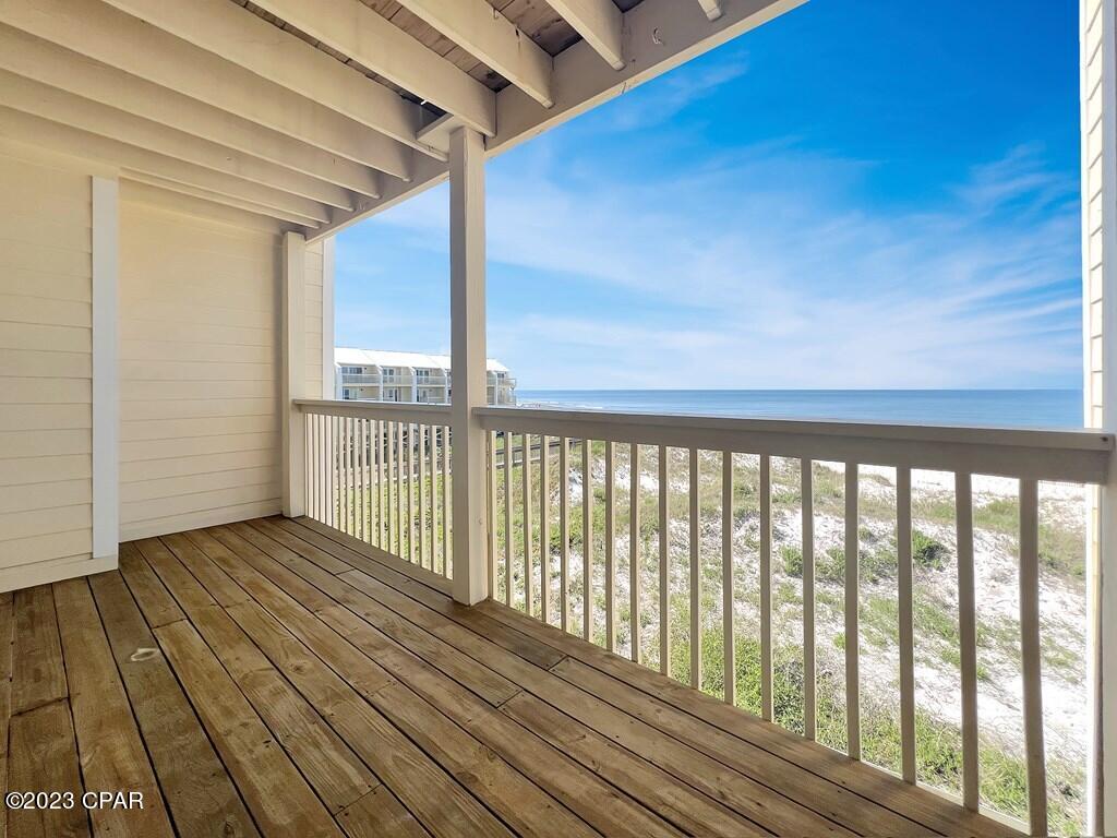 656 Seacliffs Drive