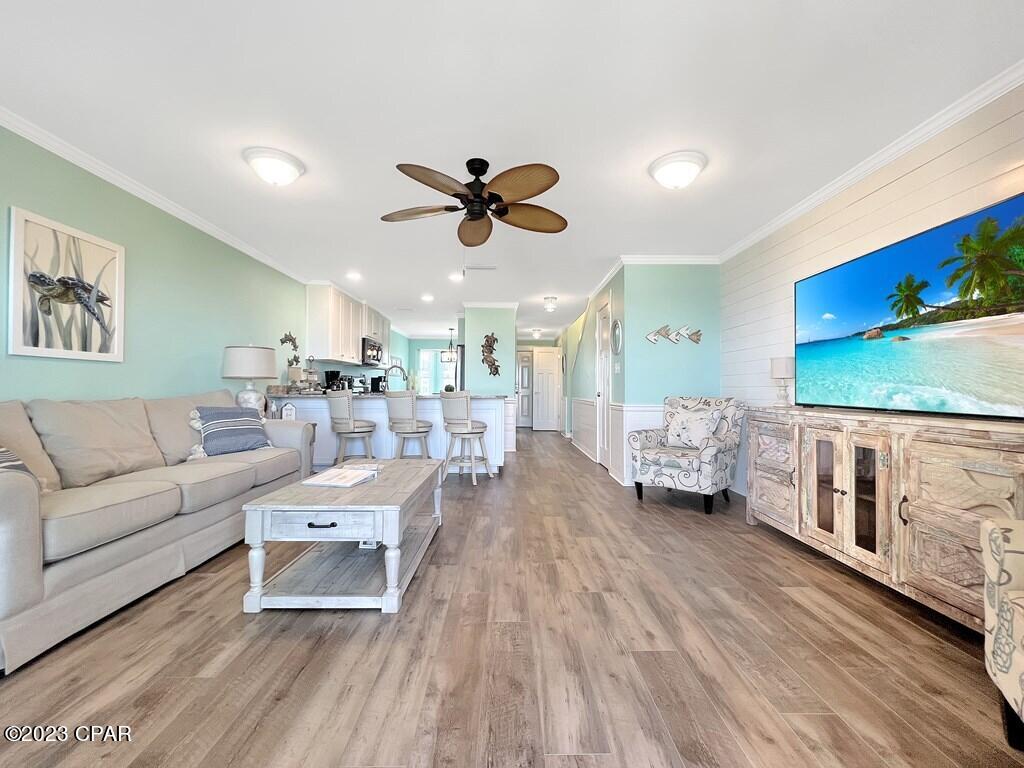 656 Seacliffs Drive