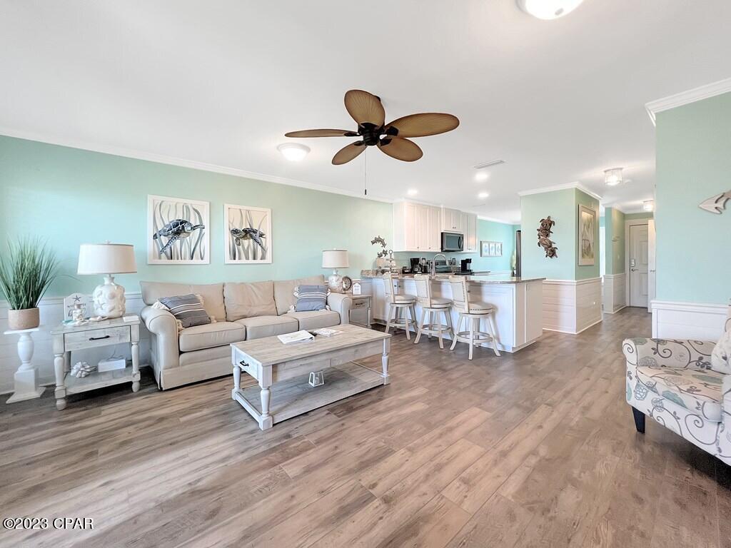 656 Seacliffs Drive