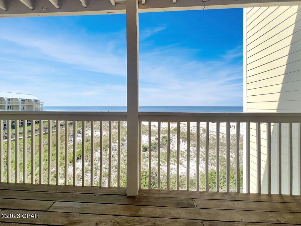 656 Seacliffs Drive