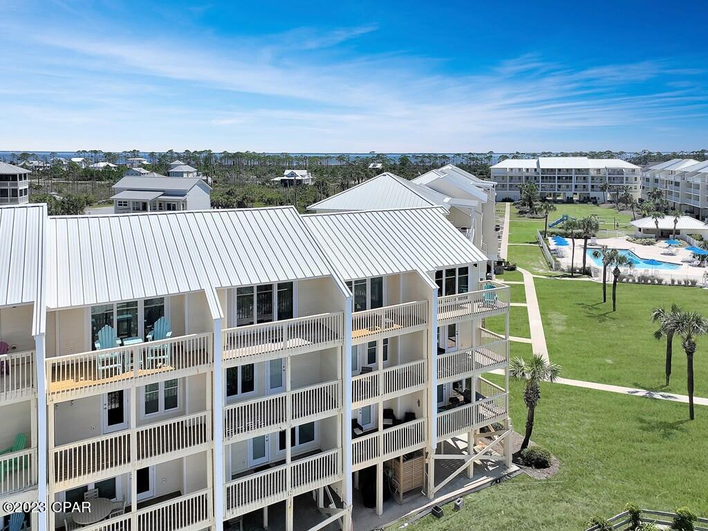 656 Seacliffs Drive