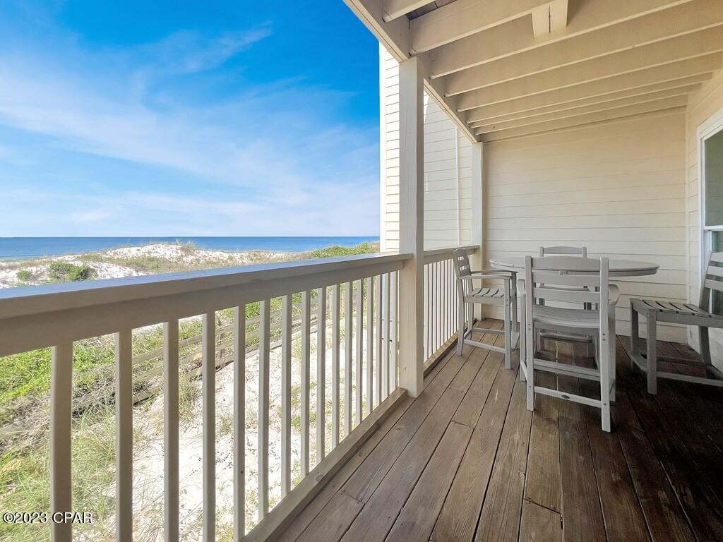 656 Seacliffs Drive