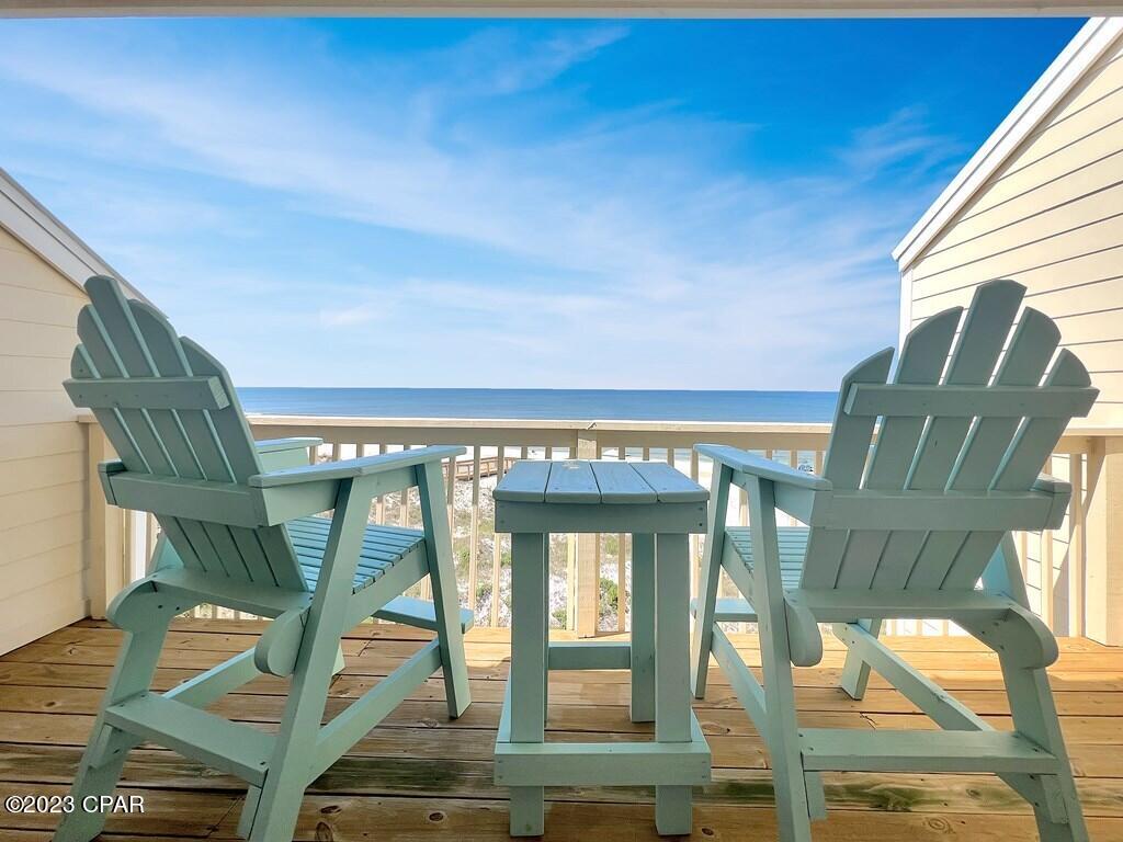 656 Seacliffs Drive