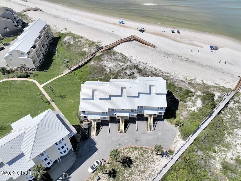 656 Seacliffs Drive