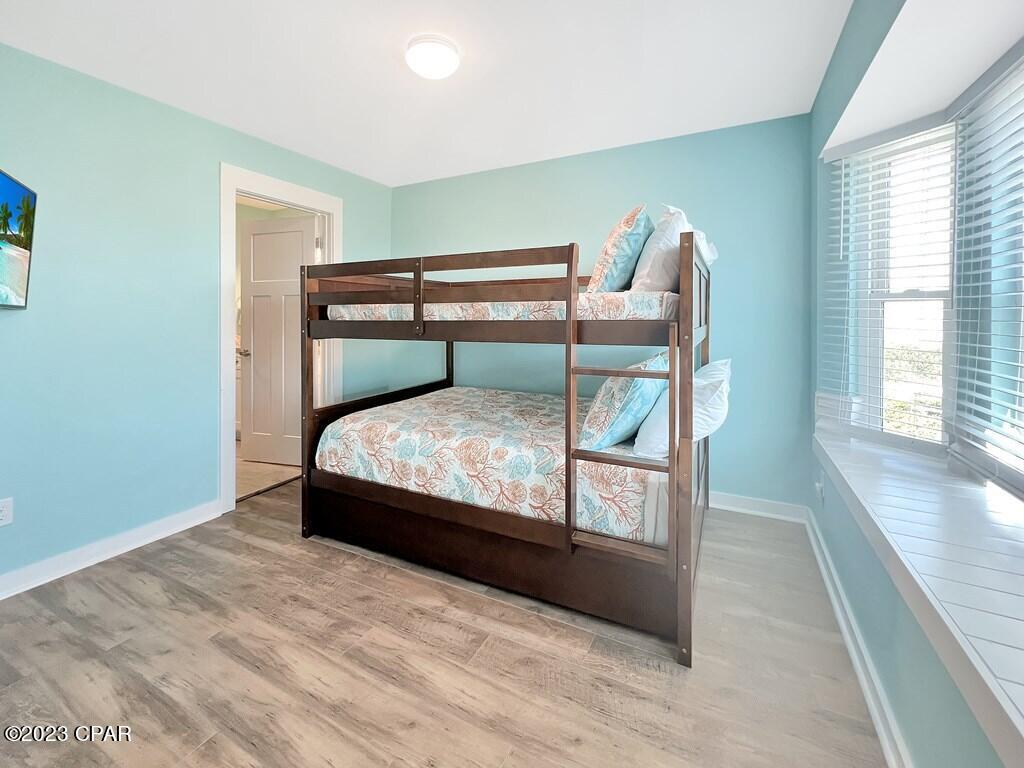 656 Seacliffs Drive