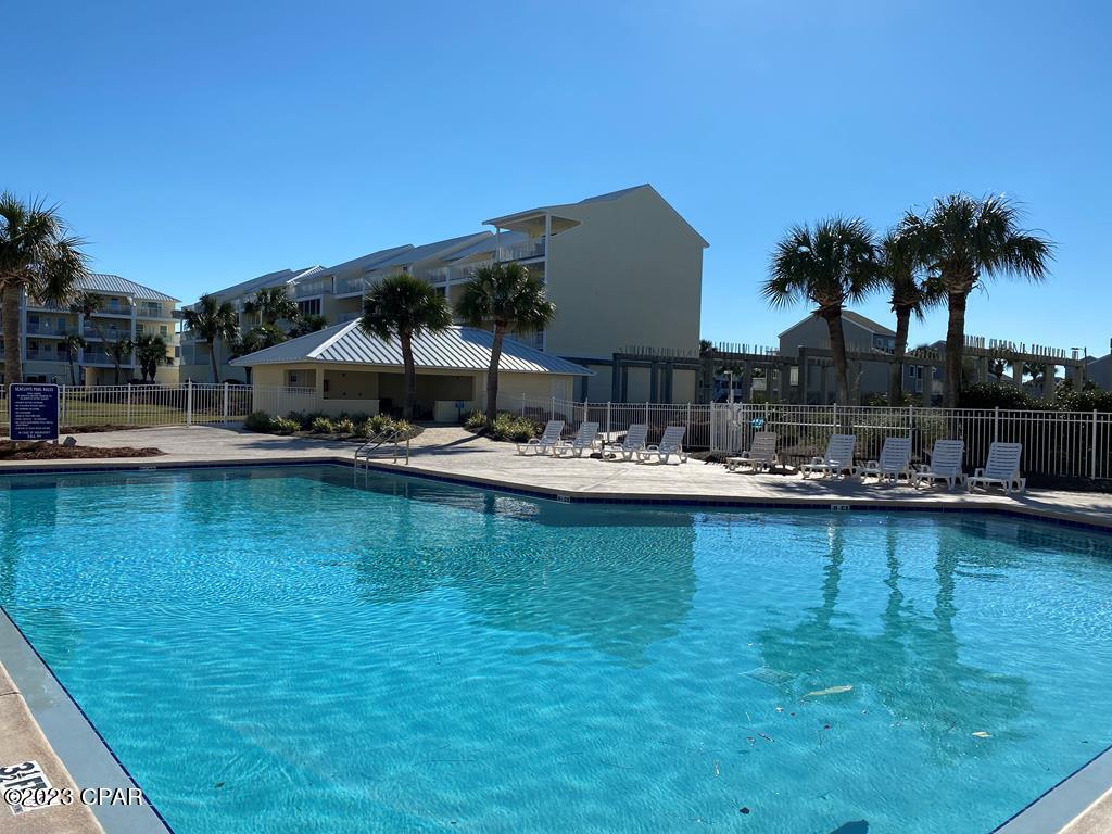 656 Seacliffs Drive