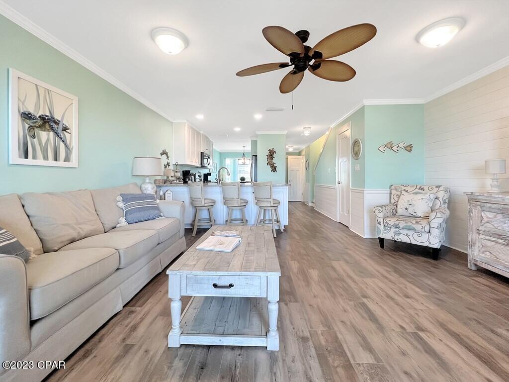 656 Seacliffs Drive