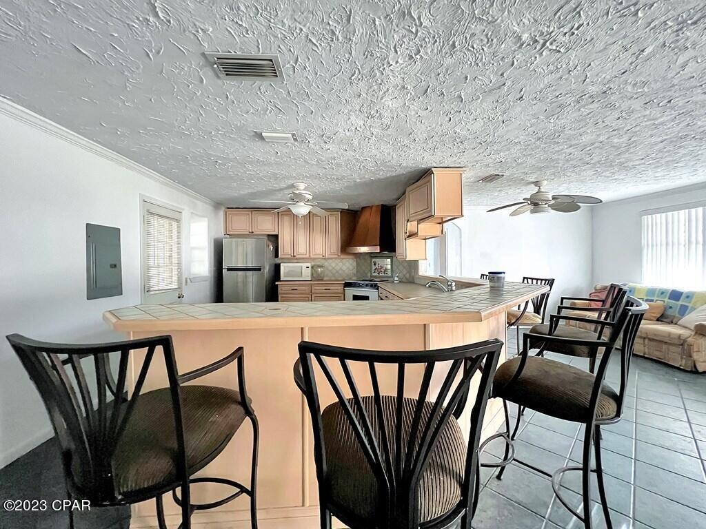 222 N Squirrel Avenue