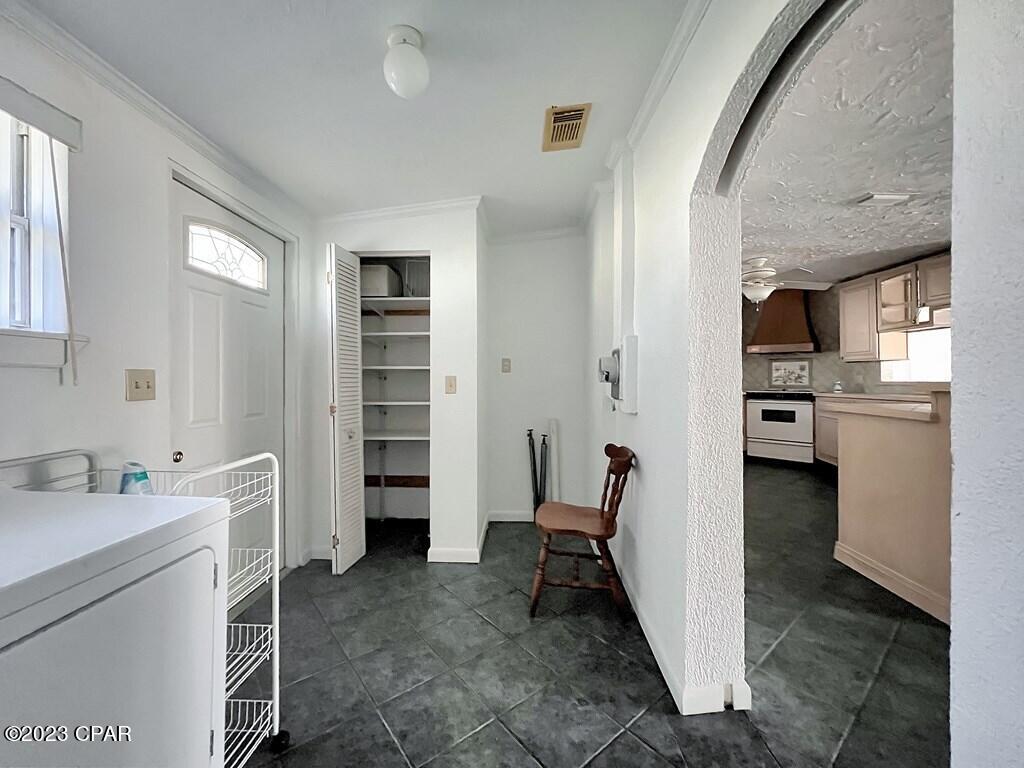 222 N Squirrel Avenue