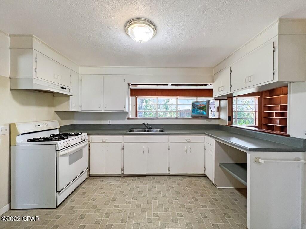 102 Riverview Drive