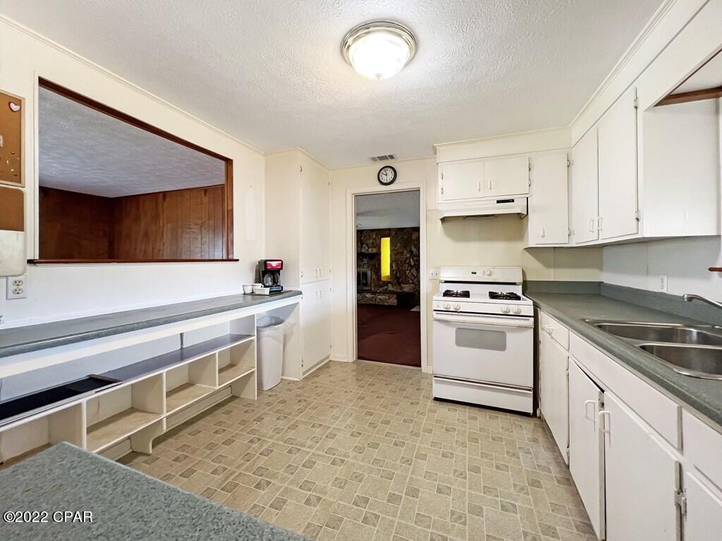 102 Riverview Drive