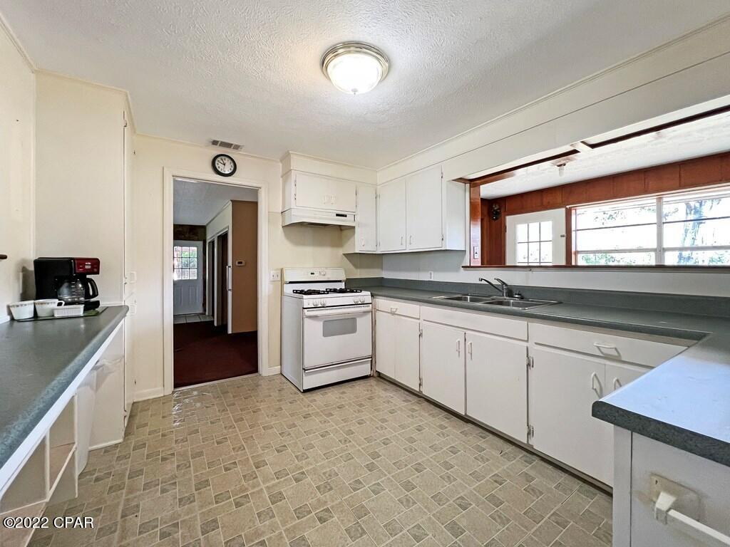 102 Riverview Drive