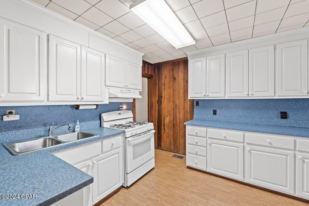 805 Woodward Avenue