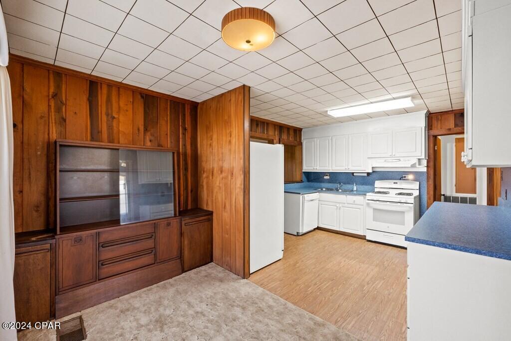 805 Woodward Avenue