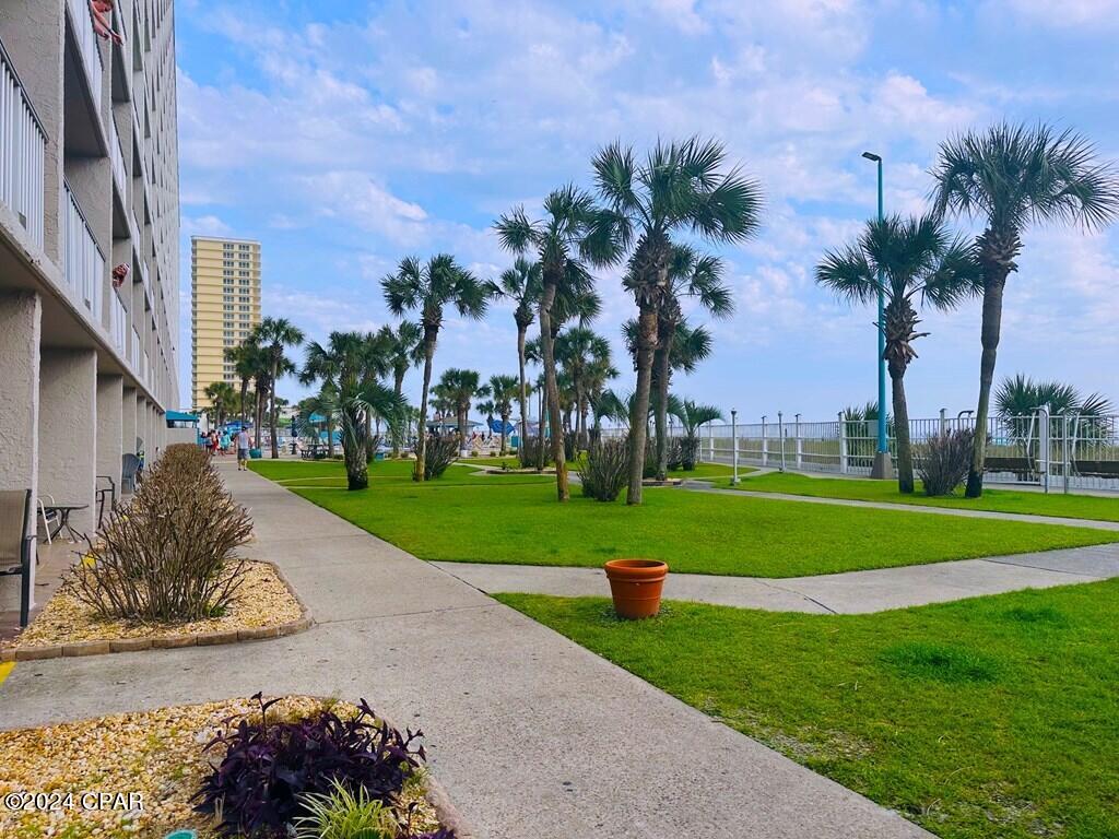 8743 Thomas Drive 301