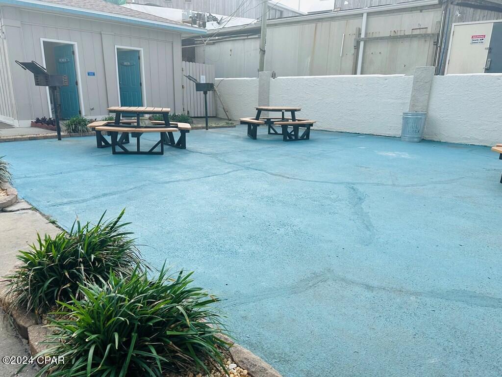 8743 Thomas Drive 301