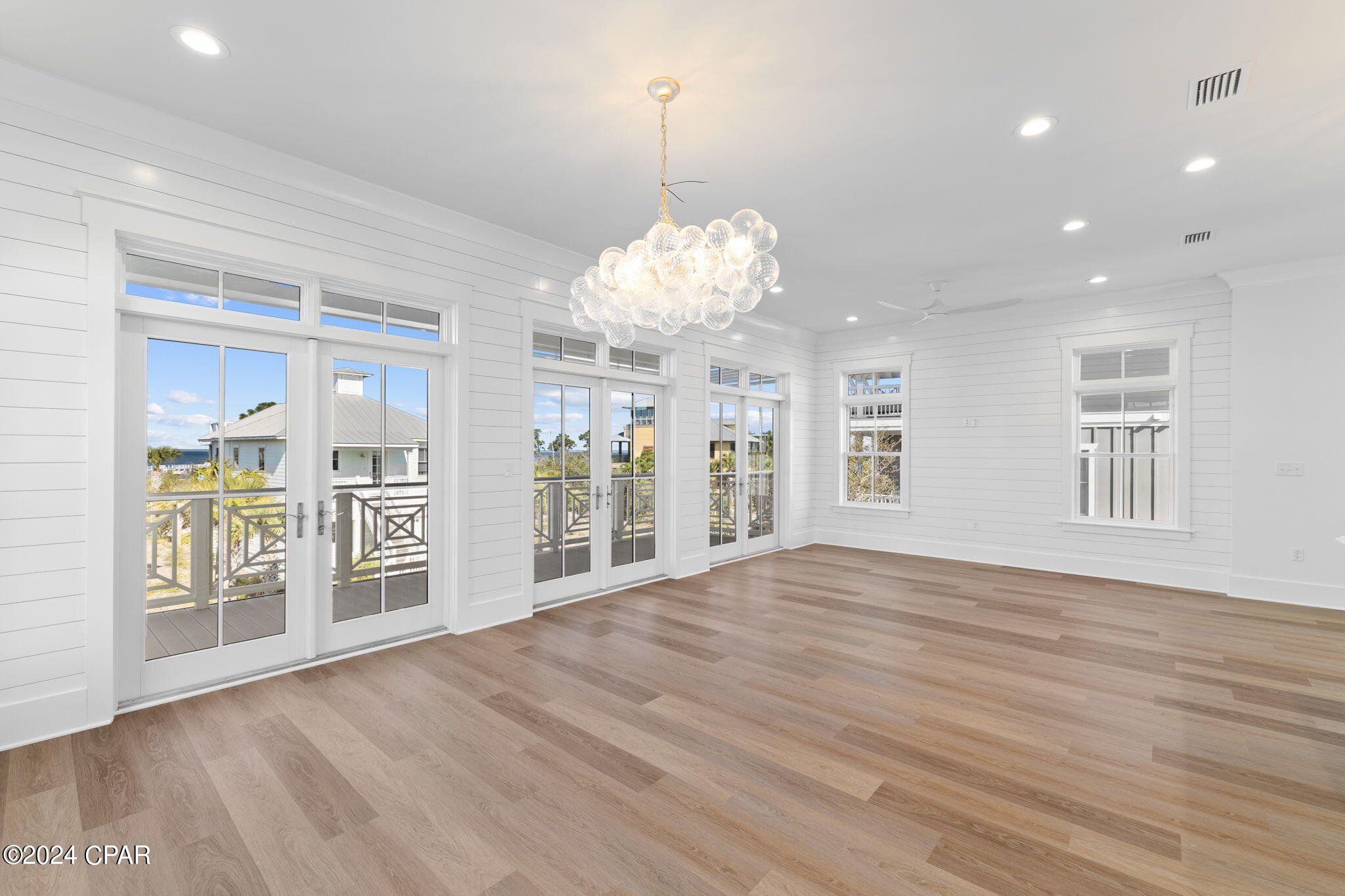 149 S Echo Lane