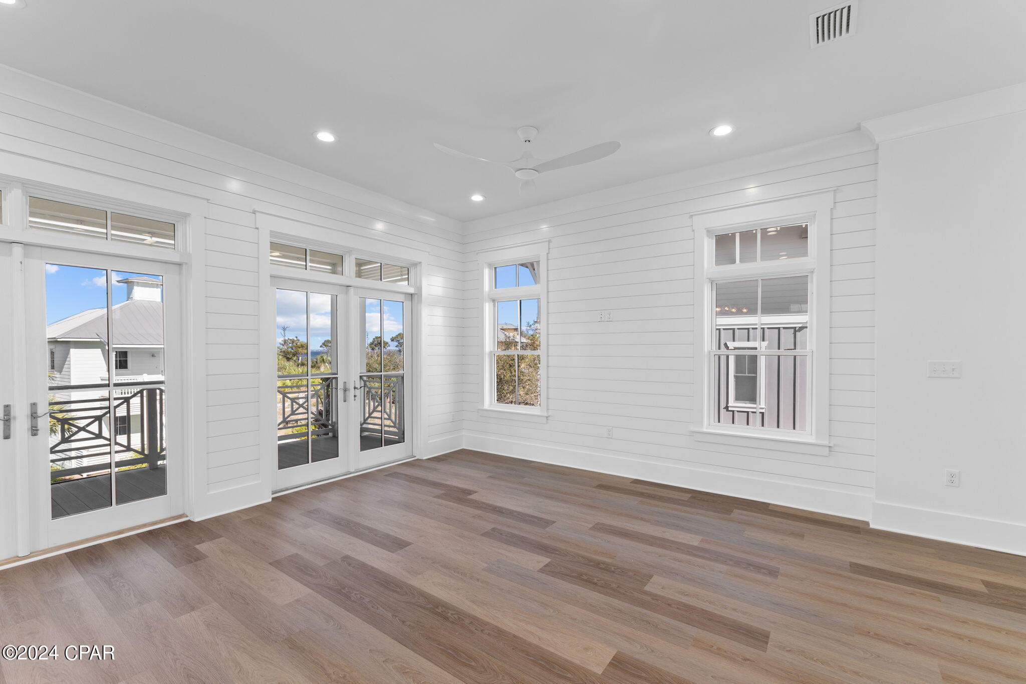 149 S Echo Lane