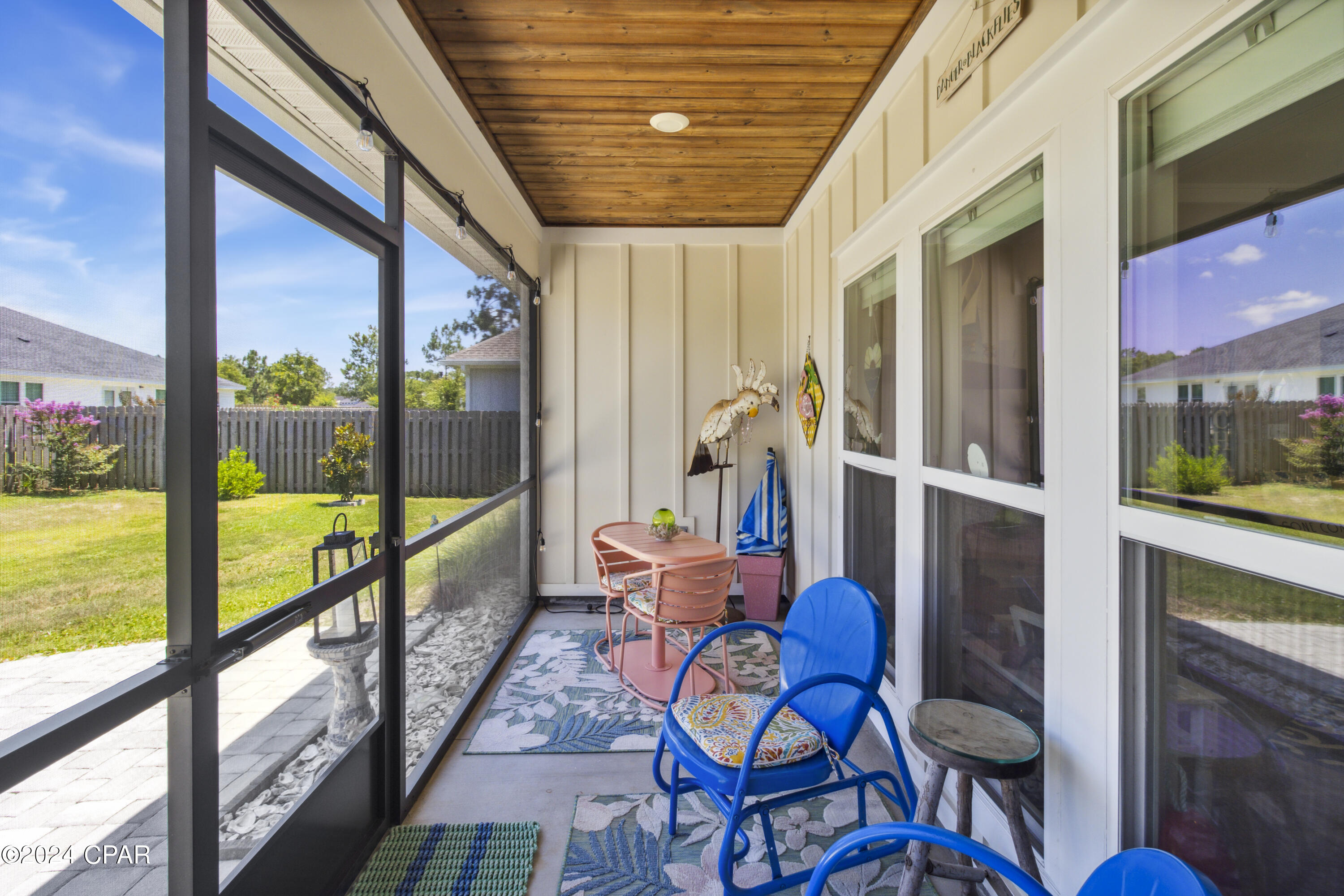 3587 Garrison Avenue