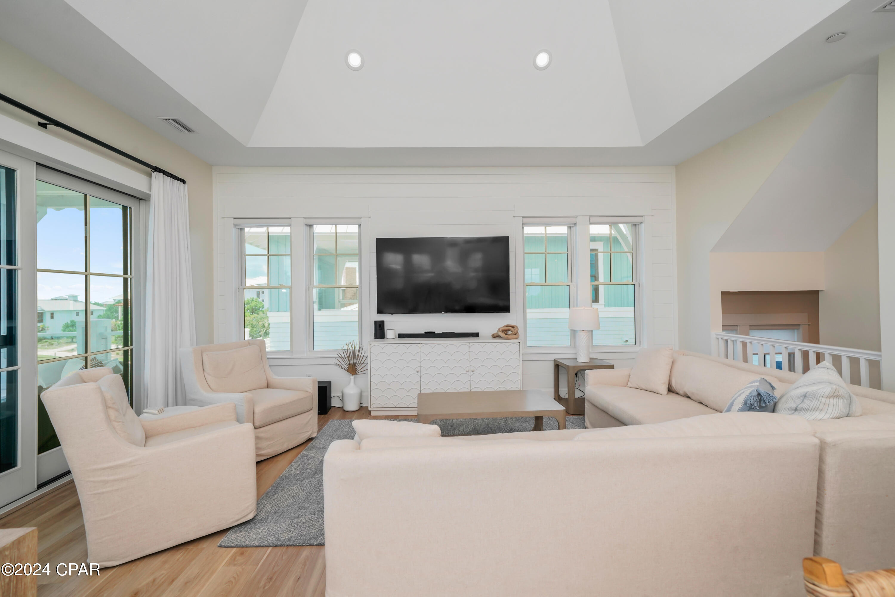 110 N Echo Lane