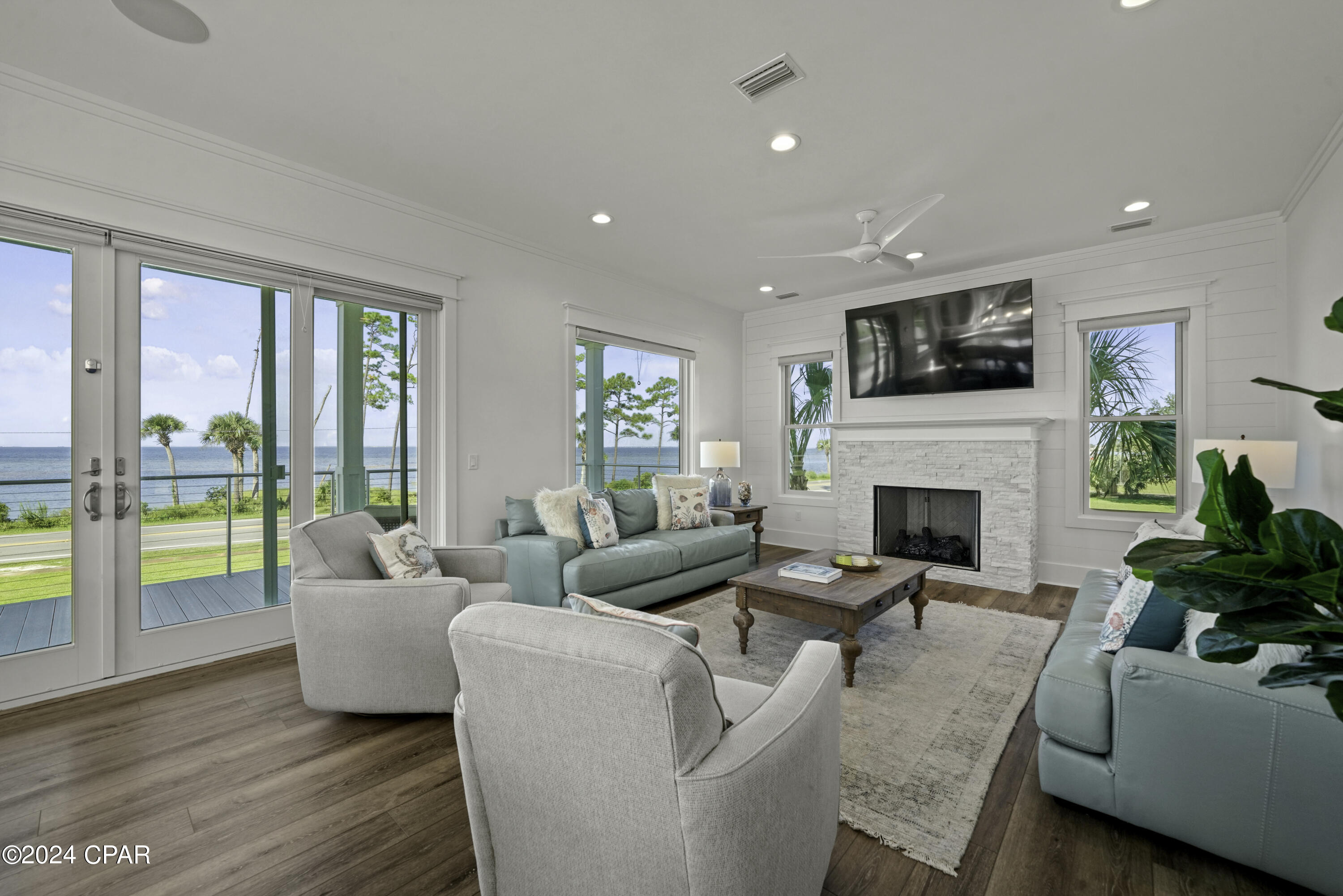 1401 Constitution Drive