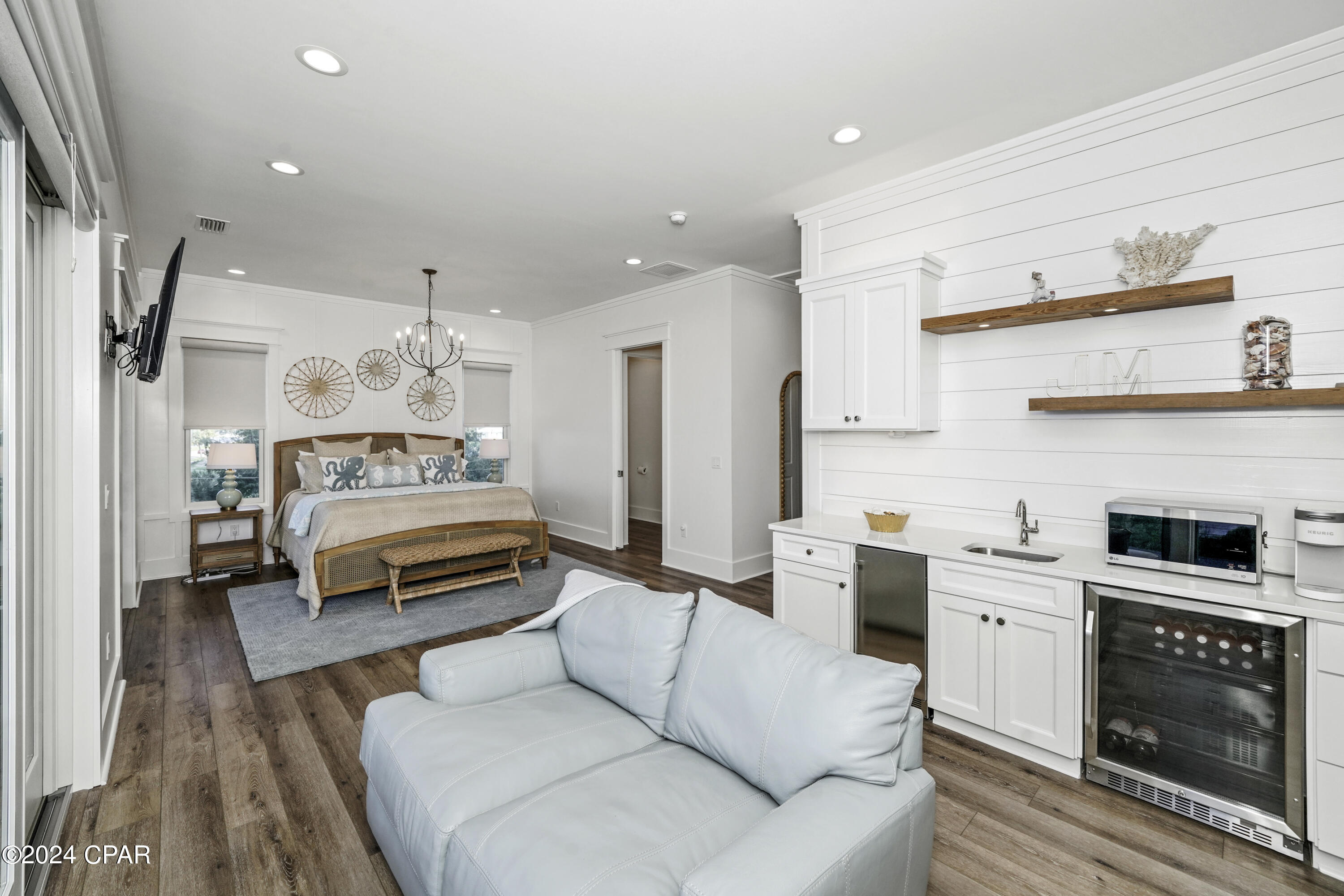 1401 Constitution Drive