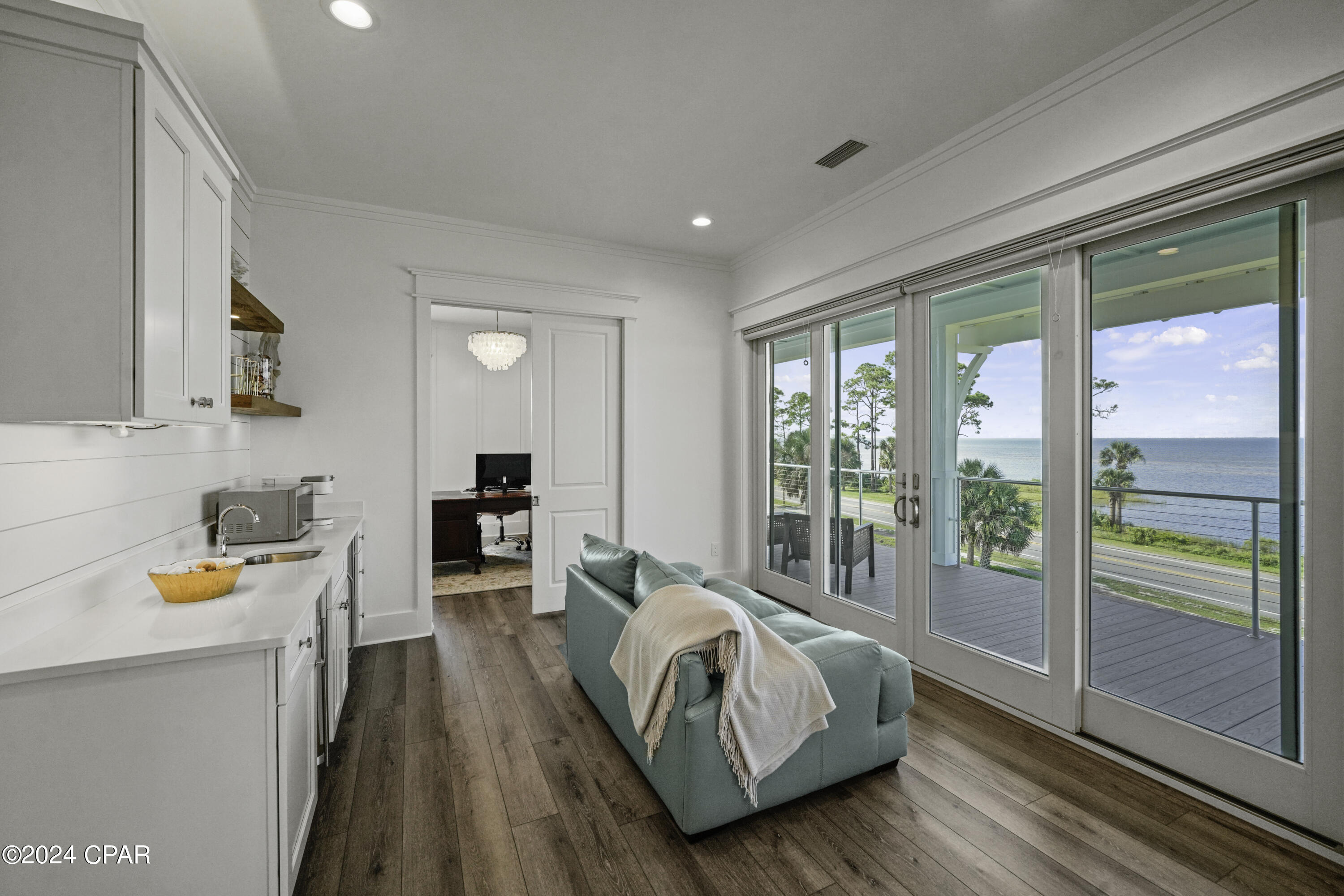 1401 Constitution Drive